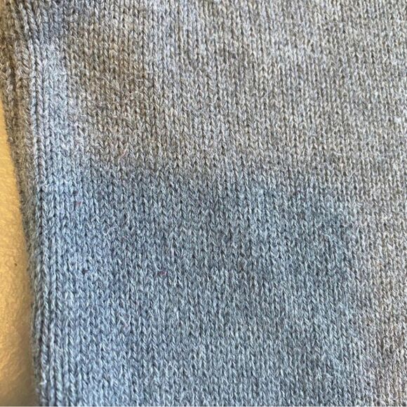 Guess Gray V Neck Sweater LOVE in Copper Silver Metallic Sequins Size L - Picture 7 of 9